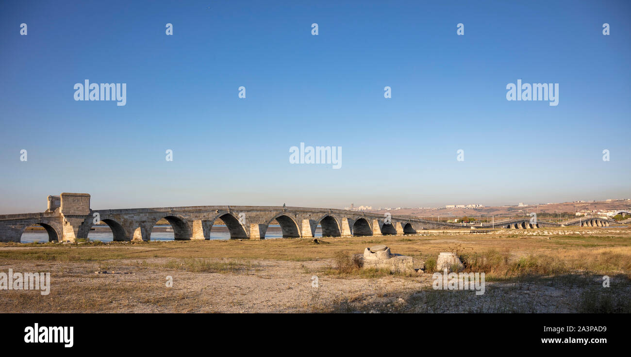 Brücke von Sultan Süleyman, von Sinan, Stadtteil Büyükçekmece, Istanbul, Türkei konzipiert Stockfoto