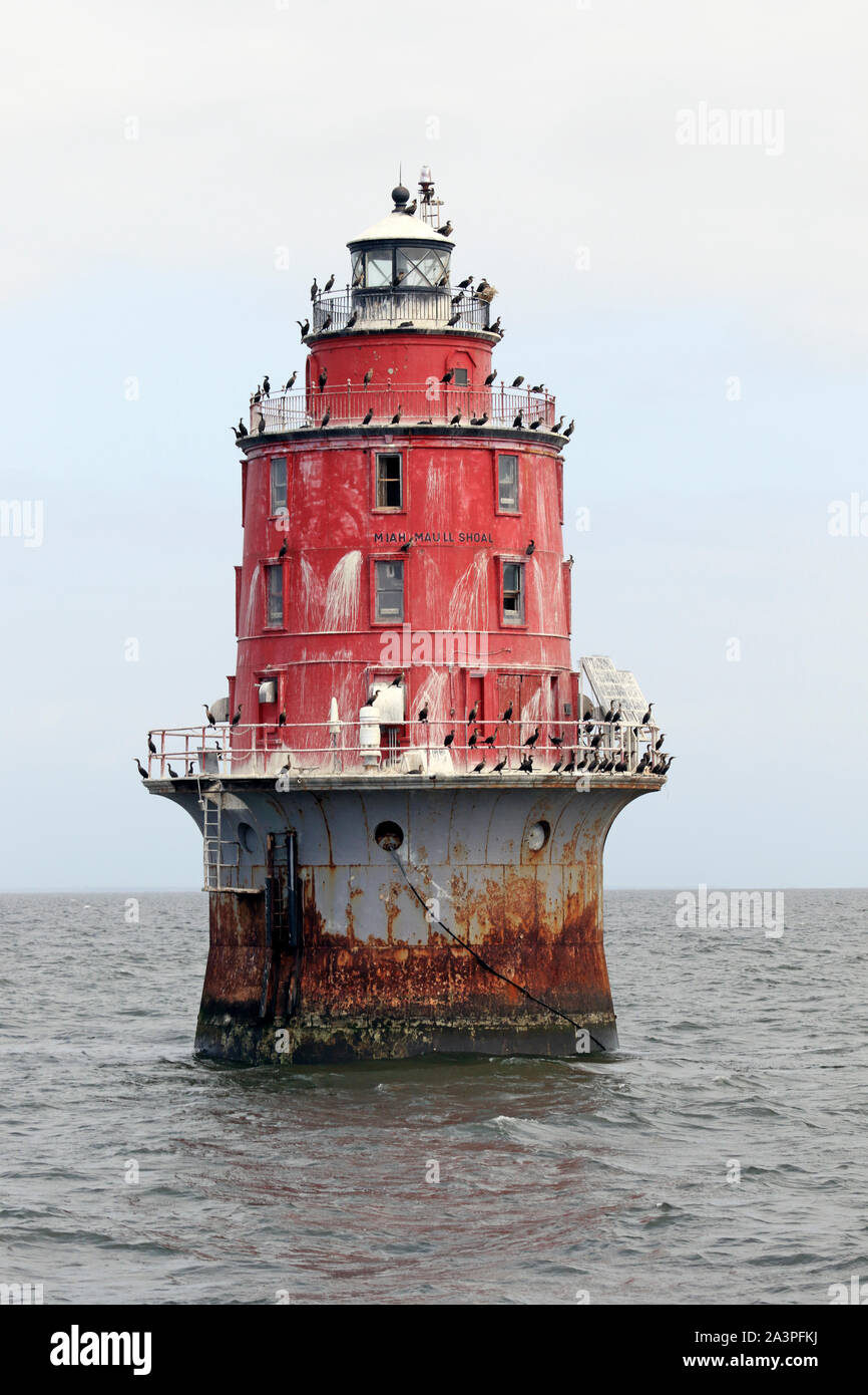 Die miah Maull Shoal Lightmarks der nördlichen Seite der Ship Channel in Delaware Bucht, die zu den Delaware River an der Atlantikküste, USA Stockfoto
