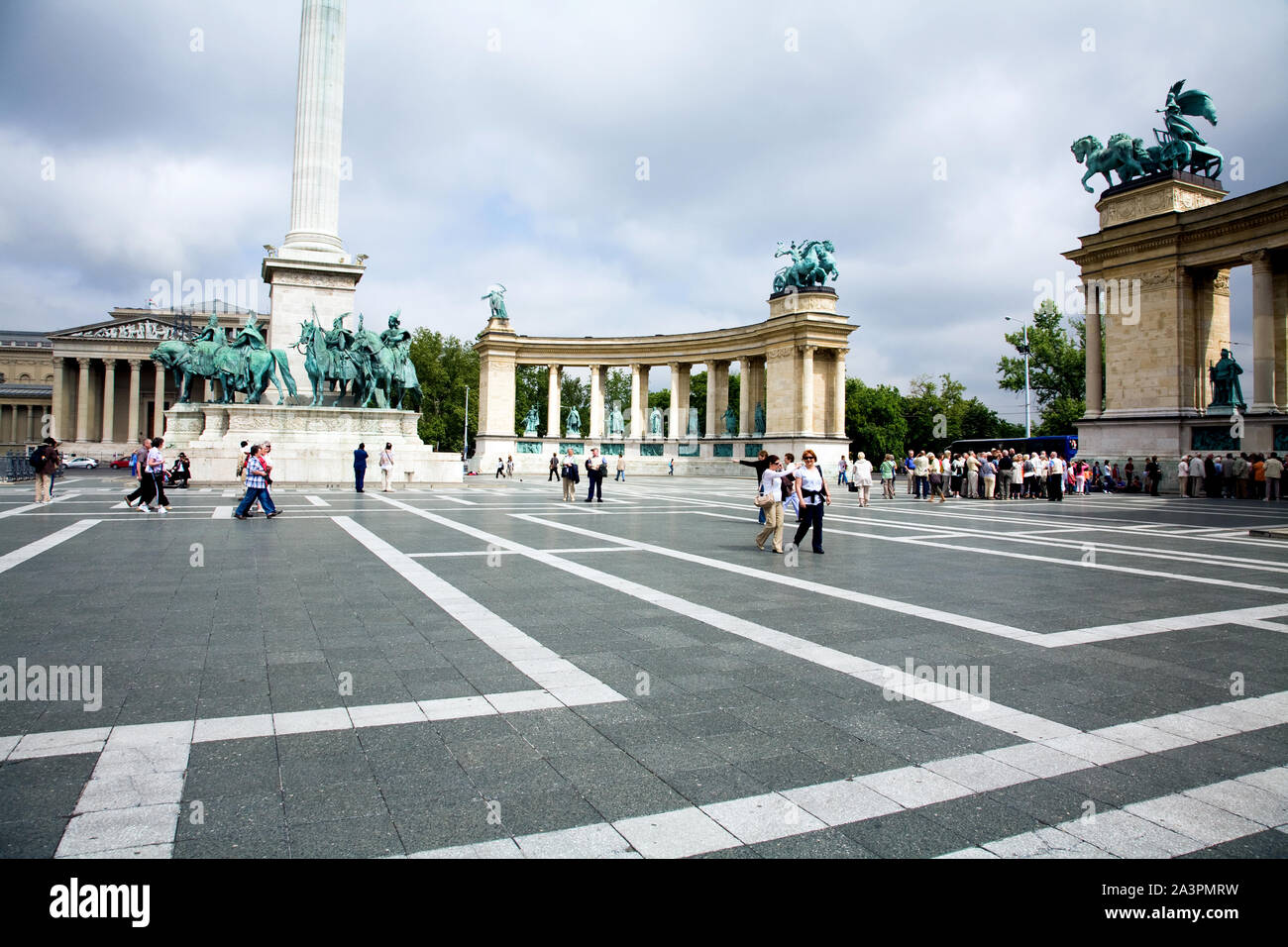 Millennium Monument (Milleniumi Emlekmu), der Heldenplatz (Hosok tere) in Budapest. Stockfoto