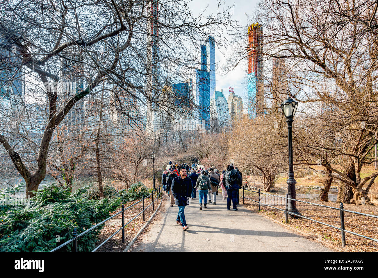 New York City, NY, USA - 25. Dezember, 2018 - Schöner sonniger Tag im Central Park für einen Spaziergang zur Weihnachtszeit. Stockfoto