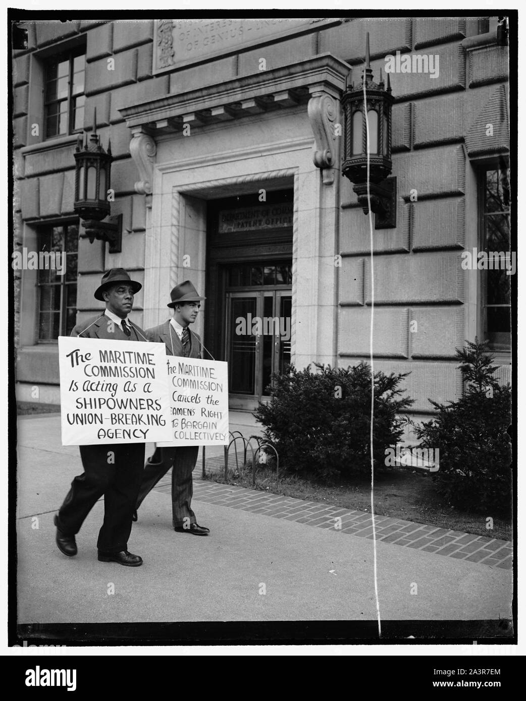 Universitaeten in Commerce Abt. Streikposten an der Abteilung Handel protestieren Maritime Entscheidungen des Board, 3/27/38 Stockfoto