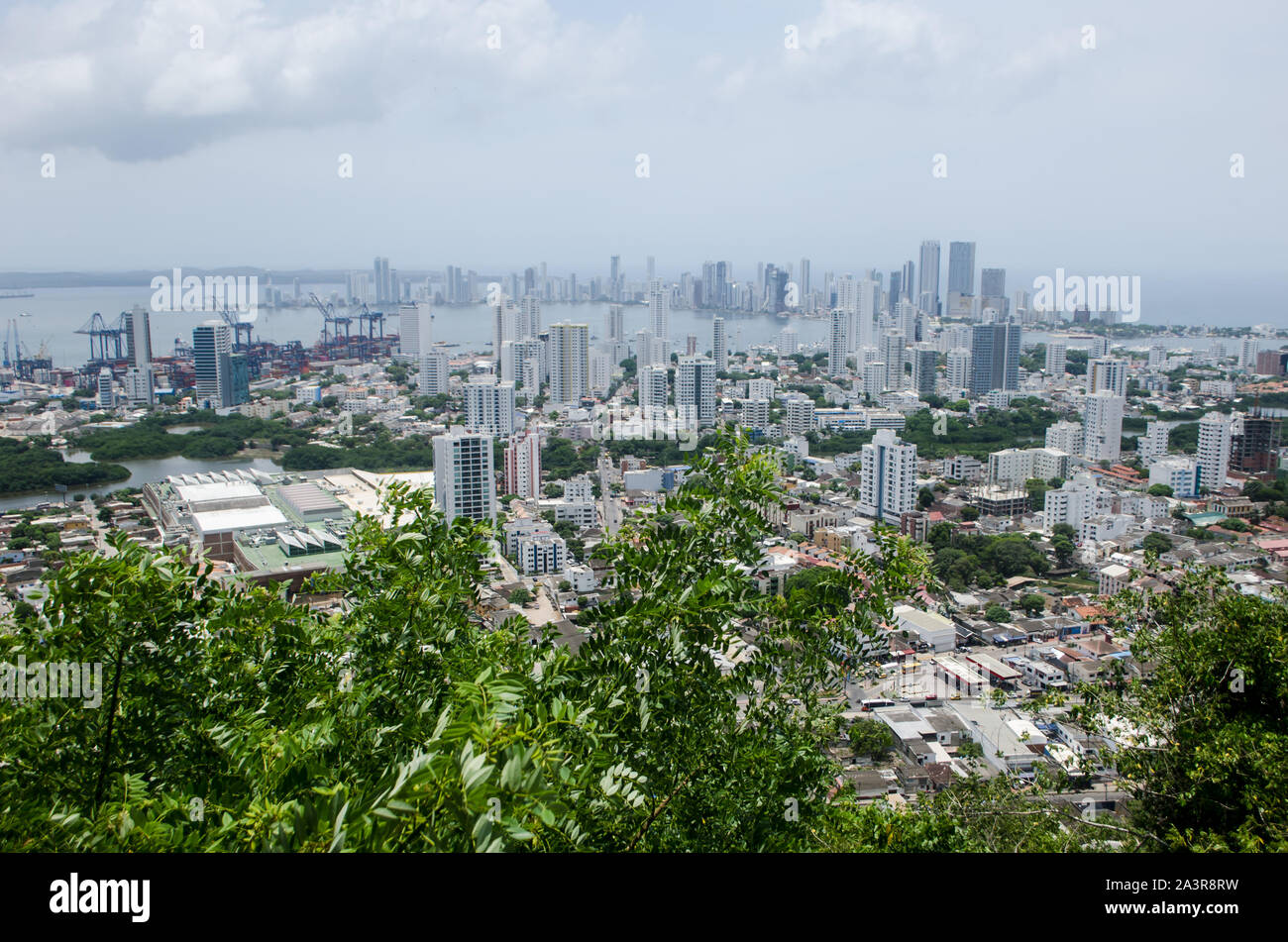 Cartagena Skyline von Cerro de La Popa gesehen, der höchste Punkt in Cartagena Stockfoto