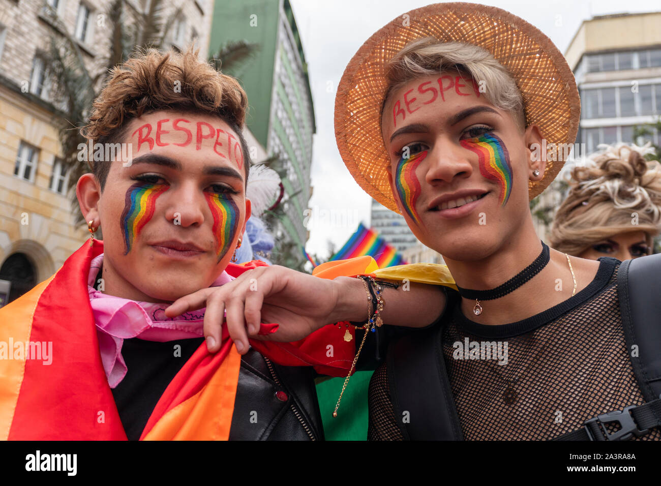 Einige Menschen in der Gay Pride Celebration Stockfoto