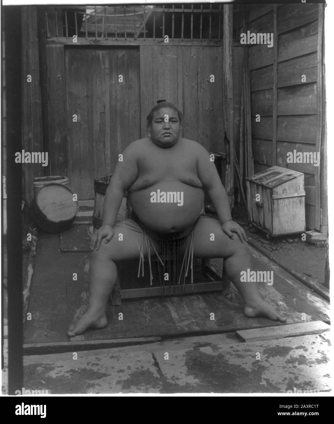 Sumo-ringer sitzt Stockfoto
