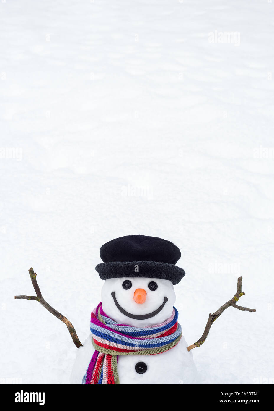 Weihnachten Hintergrund mit einem fröhlichen Schneemann und weiße Kopie Platz für Text Stockfoto