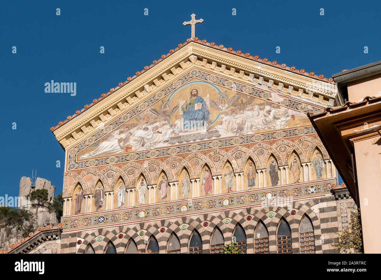 Saint Andrew Kathedrale in Amalfi, Italien. Details des vorderen Eingang zum Apostel gewidmet. St Andrew Dom Domplatz von Amalfi, Italien. Stockfoto