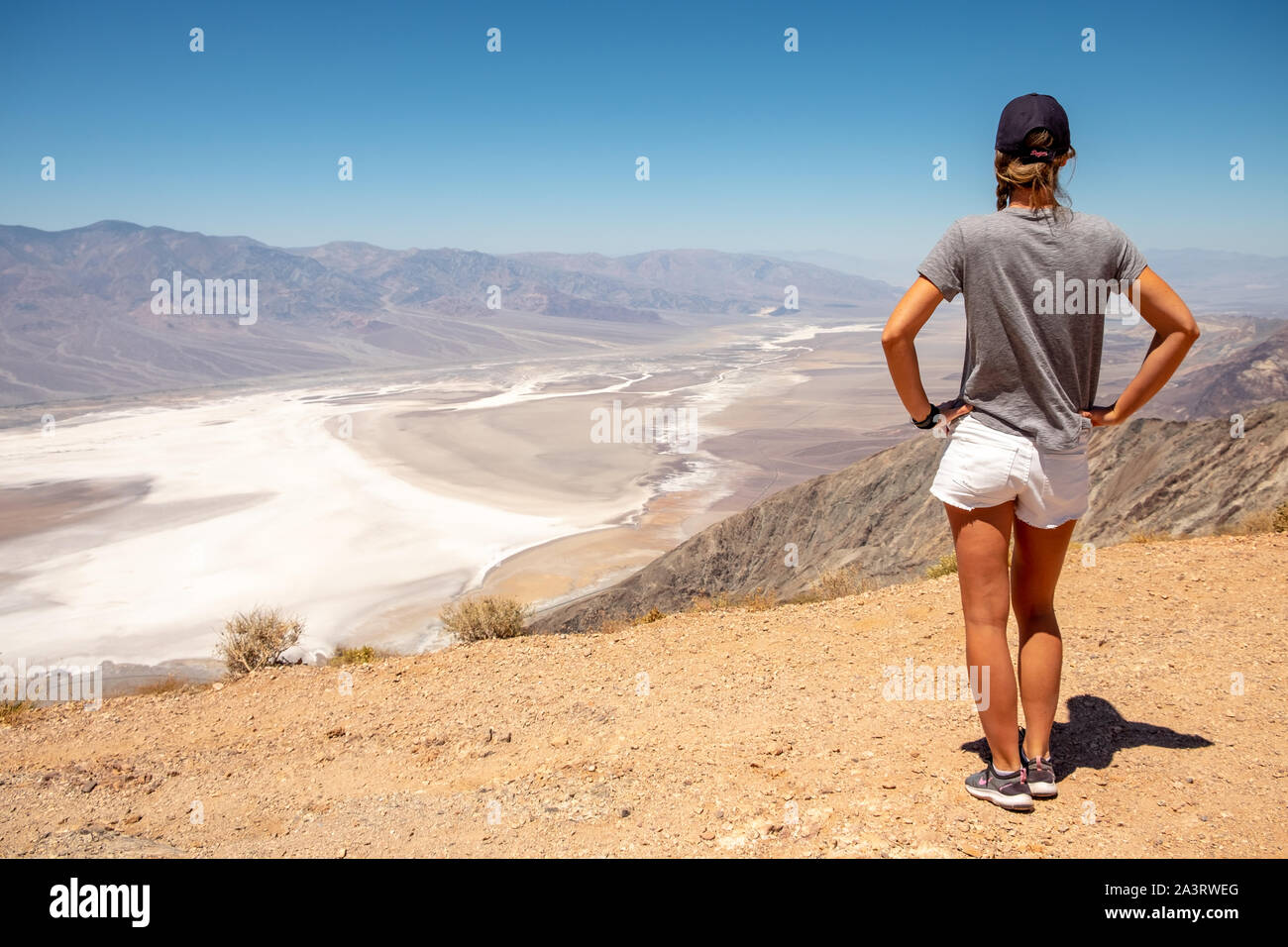 Dante's View", von 11.000 "Telescope Peak zu-281 "Badwater Basin. Death Valley National Park, Kalifornien, USA Stockfoto