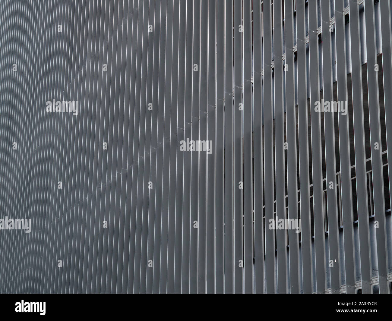 Architektur einer modernen Stadt. Glas, Metall Strukturen - neue Technologien im Bauwesen. Stockfoto