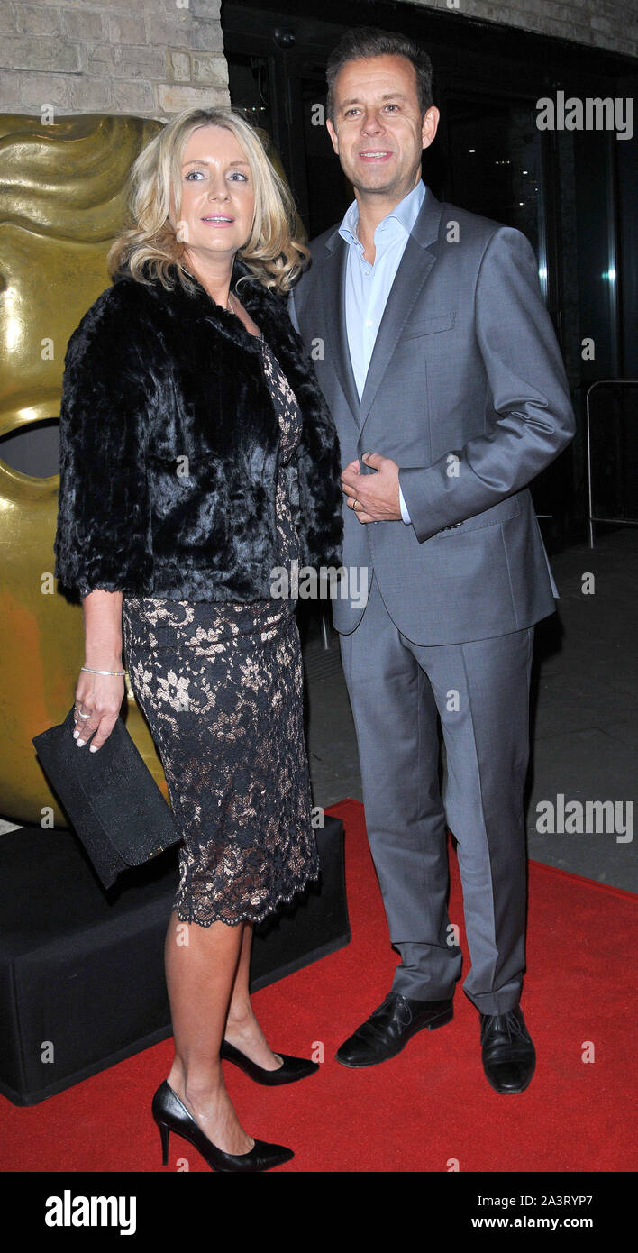 Foto muss Gutgeschrieben © Alpha Presse 078237 22/11/2015 Pat scharf sein und Frau Monica an der British Academy BAFTA Awards für Kinder im Roundhouse in Camden, London 2015. Stockfoto