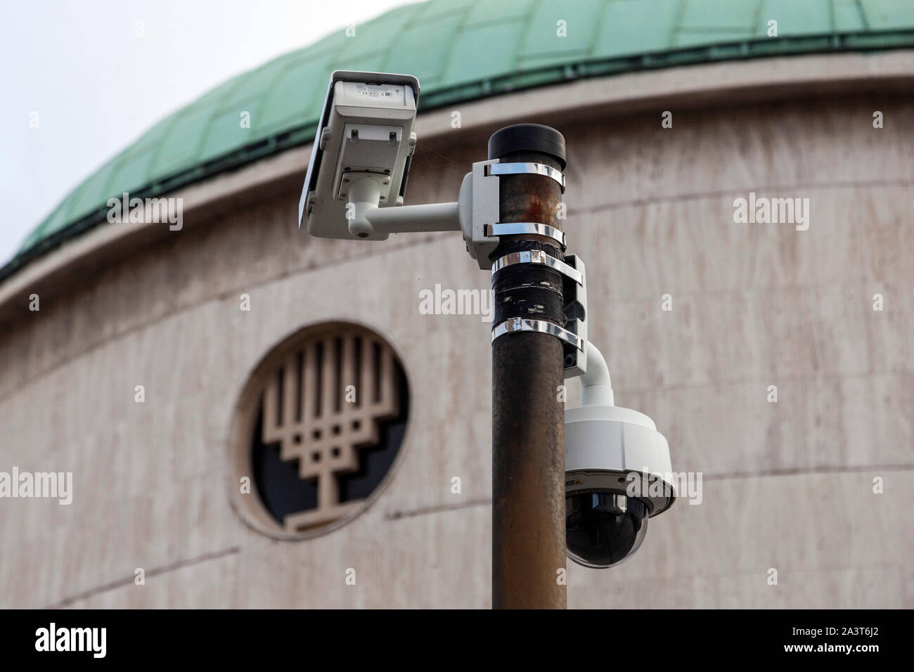 Video Überwachung rund um die Neue Synagoge am Paul-Spiegel-Platz in Düsseldorf Stockfoto