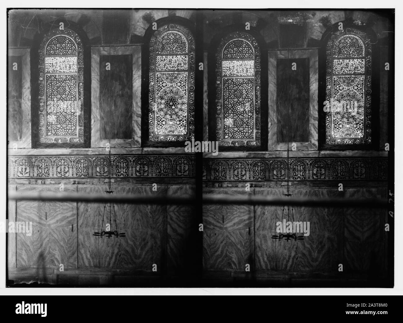 Tempel, Moschee von Omar [d.h., Felsendom], etc. Details der Glasfenster. Stockfoto