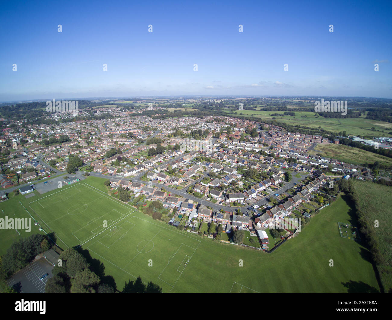 Wohnsiedlungen auf der Ostseite von Newport, Shropshire, TF10, England, Großbritannien - Blick nach Norden Stockfoto