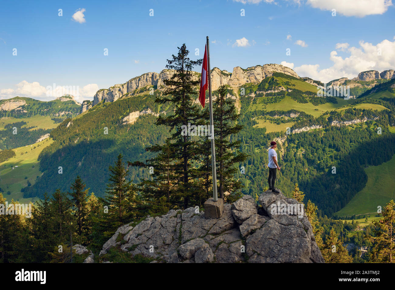 Touristische stehend auf der Ebenalp berg in den Schweizer Alpen der Schweiz Stockfoto