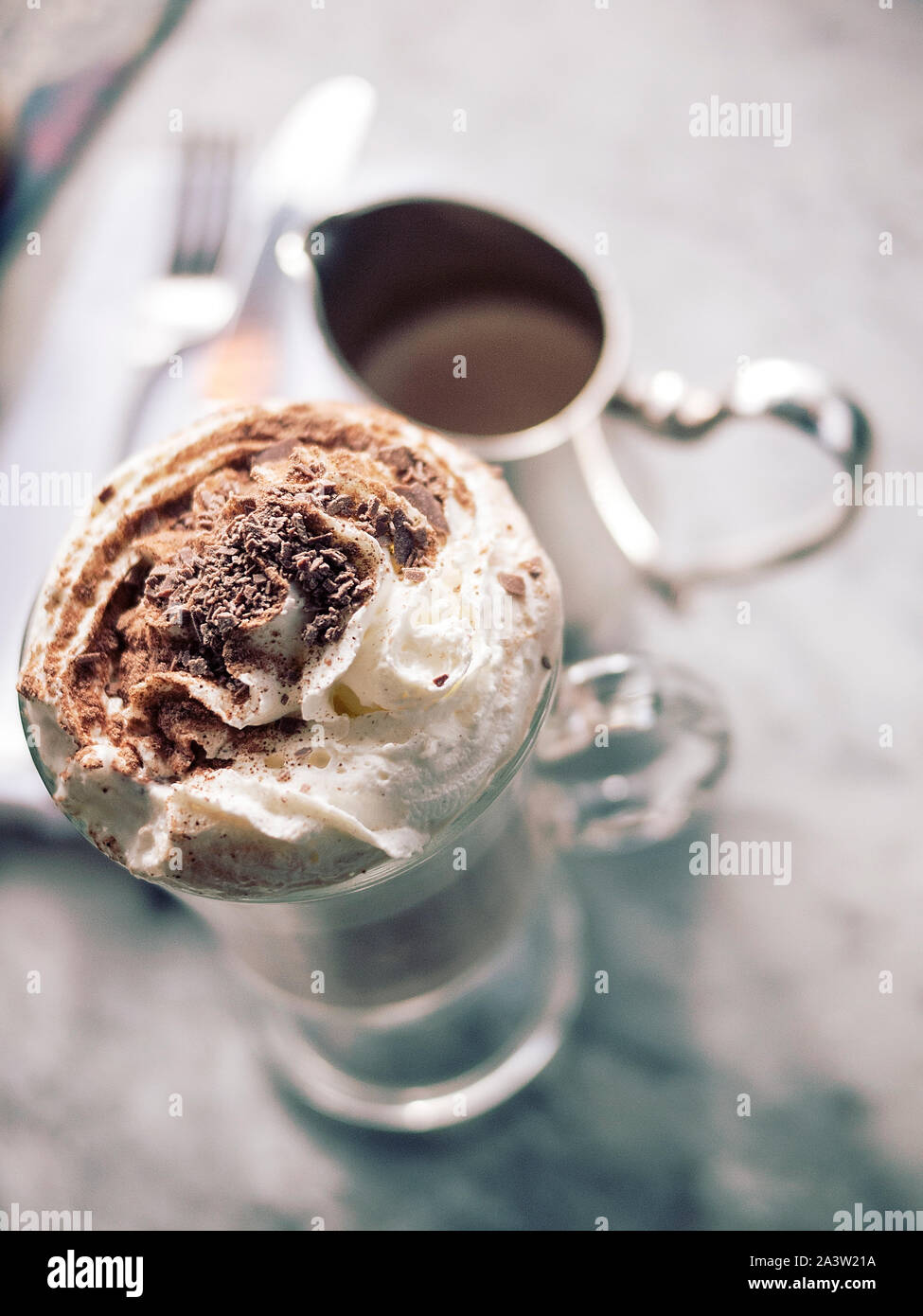 Glas Heiße Schokolade Stockfoto