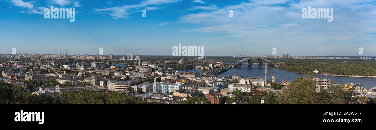 Panorama Blick über Kiew Dnjepr und dem podilsko voskresensky Brücke der Ukraine Stockfoto