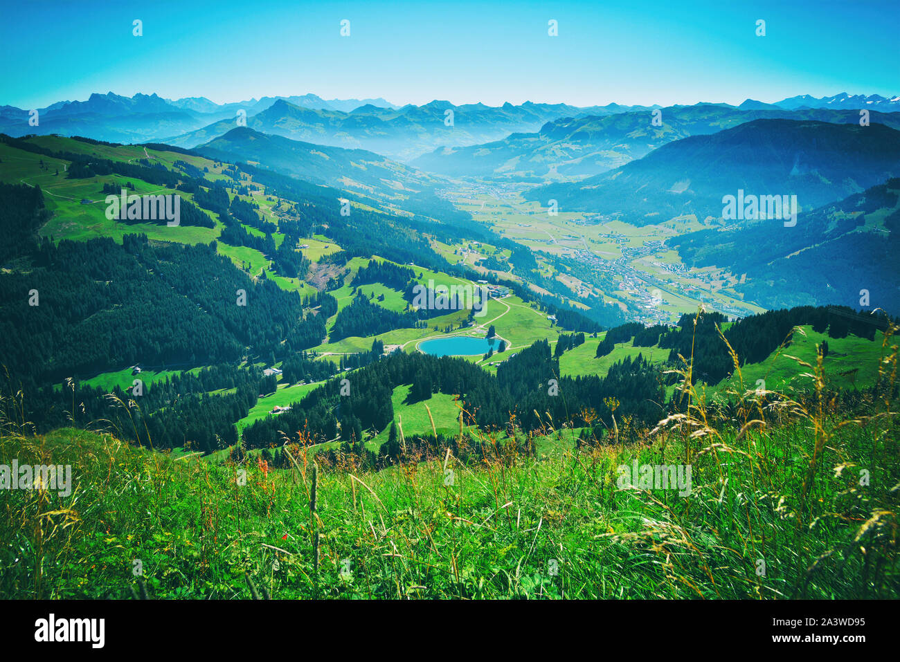 Schöner Blick von der Hohen Salve, Teil der Kitzbüheler Alpen, Österreich Stockfoto