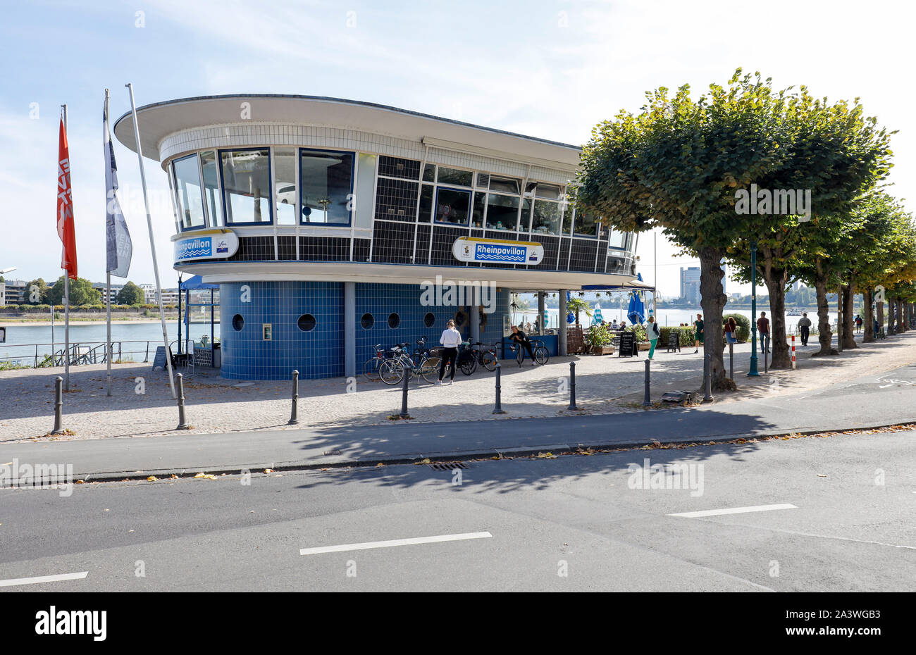 22.09.2019, Bonn, Nordrhein-Westfalen, Deutschland - Rheinpavillon auf der Uferpromenade am Rhein. 22.09.2019, Bonn, Nordrhein-Westfalen, 5Mose Stockfoto