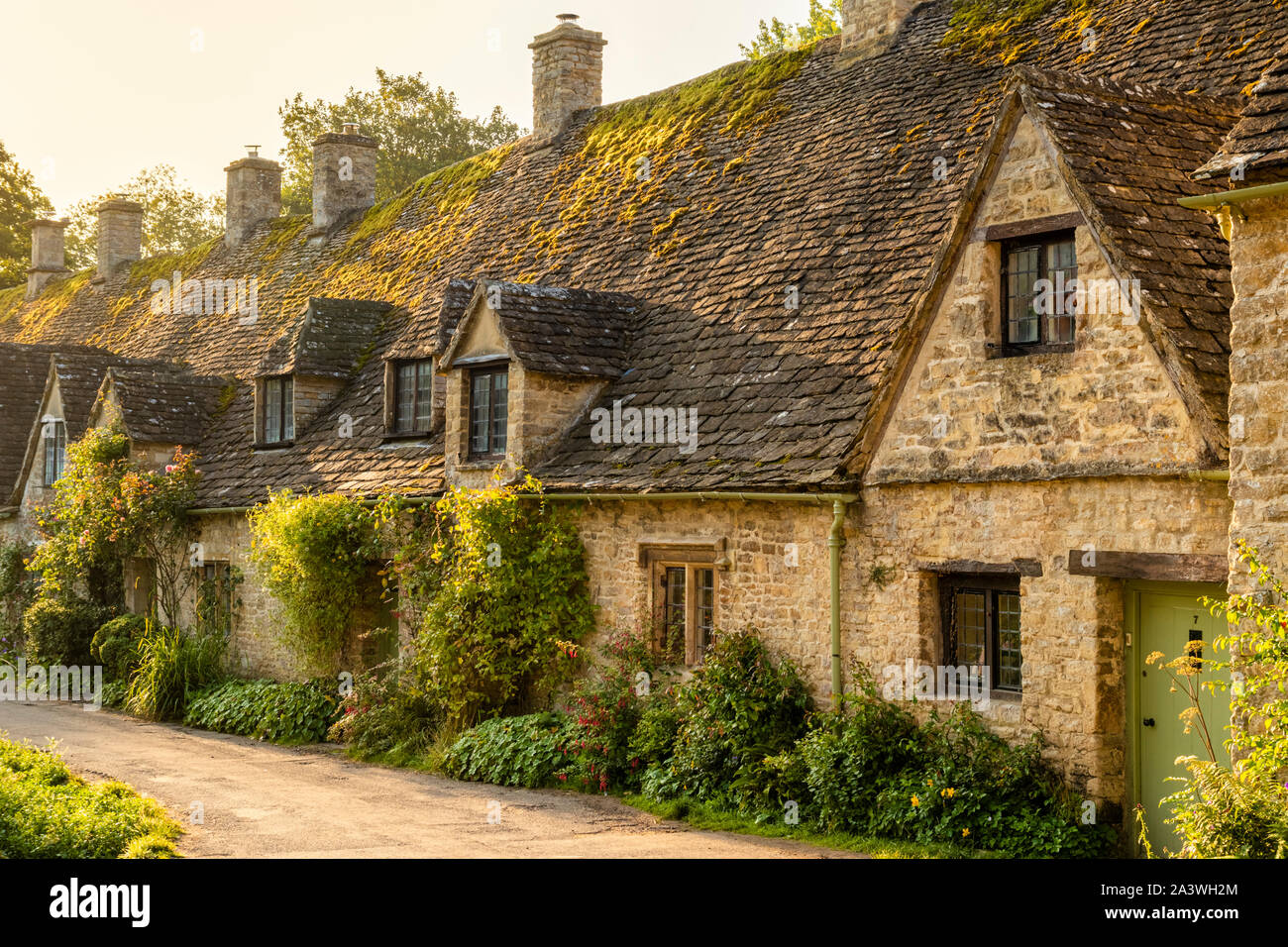 Cotswolds Village Bibury Arlington ROW Bibury Village Bibury The Cotswolds bibury Weberhäuser Bibury Cotswold Village Gloucestershire england uk Stockfoto