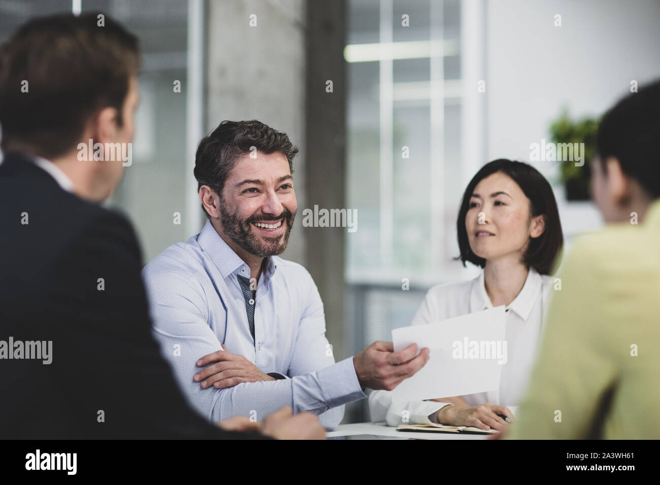 Corporate Business Executives Erfolg feiern in einer Besprechung Stockfoto