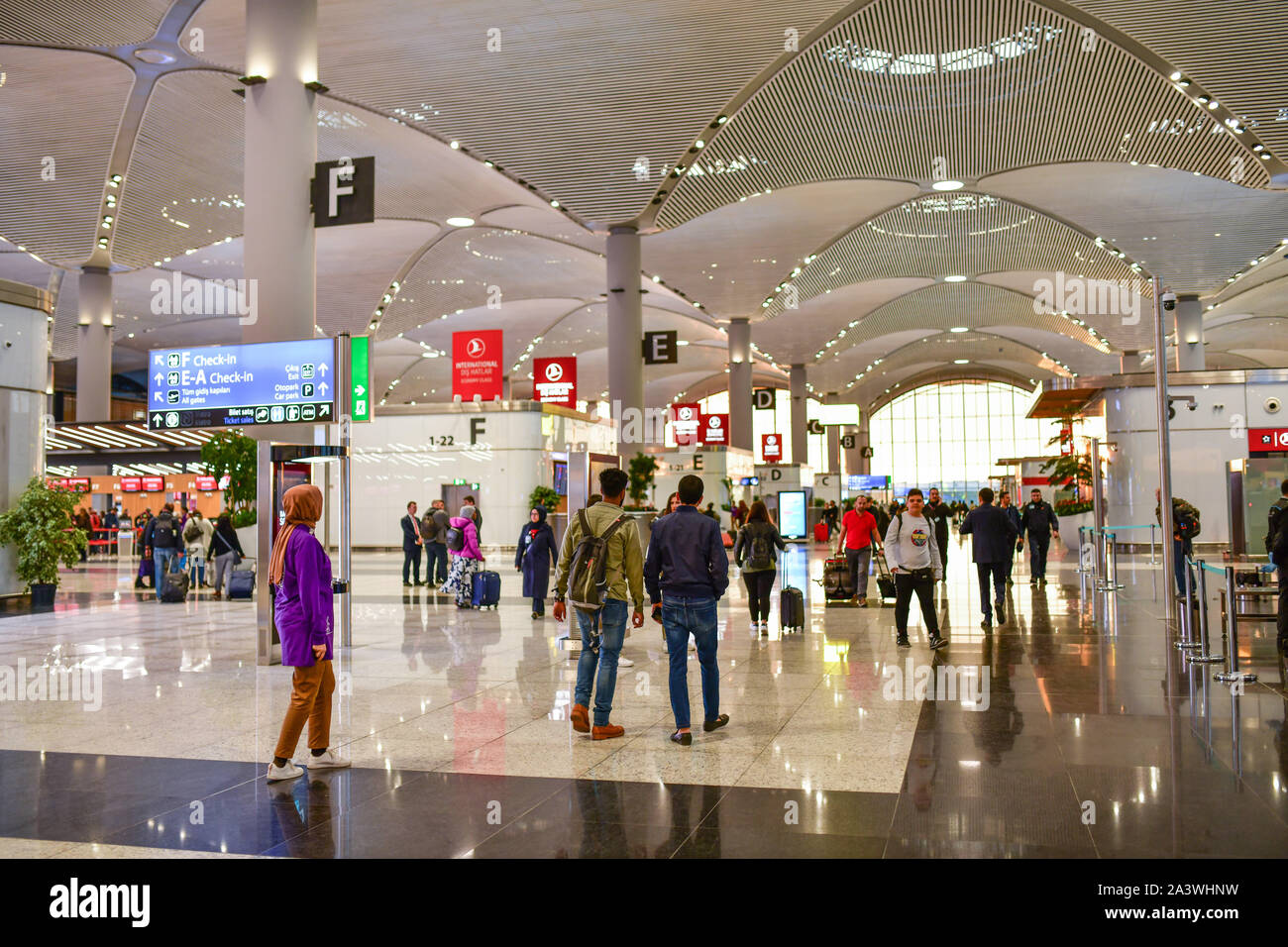 Die Türkei. Flughafen Istanbul Atatürk, von türkischen Präsidenten Recep Tayyip Erdogan am 29. Oktober 2018 eingeweiht, ist weltweit der größte Flughafen in Bezug auf Stockfoto