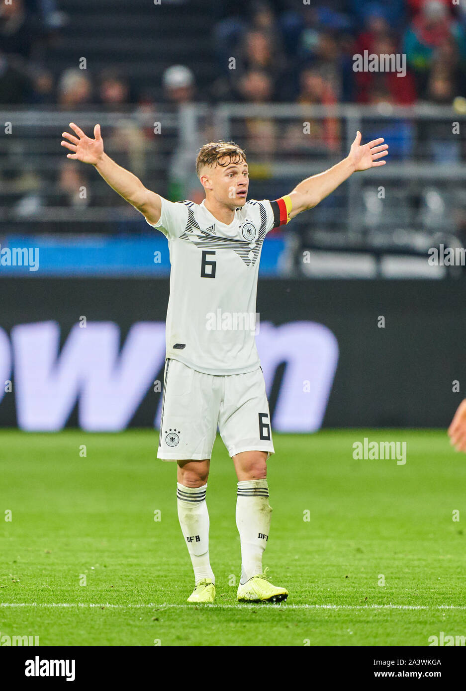 Deutschland - Argentinien, Fussball, Dortmund, Oktober 09, 2019 Joshua KIMMICH, DFB 6 Gestikulieren, geben Anweisungen, Aktion, Bild, Geste, hand Bewegung, zeigen, interpretieren, Mimik, ganze Zahl, Aktion, single Bild, Single Action, Deutschland - Argentinien 2:2 Freundschaftsspiel, Deutsche Fußball-Nationalmannschaft, DFB, Saison 2019/2020, Oktober 09, 2019 in Dortmund, Deutschland. © Peter Schatz/Alamy leben Nachrichten Stockfoto