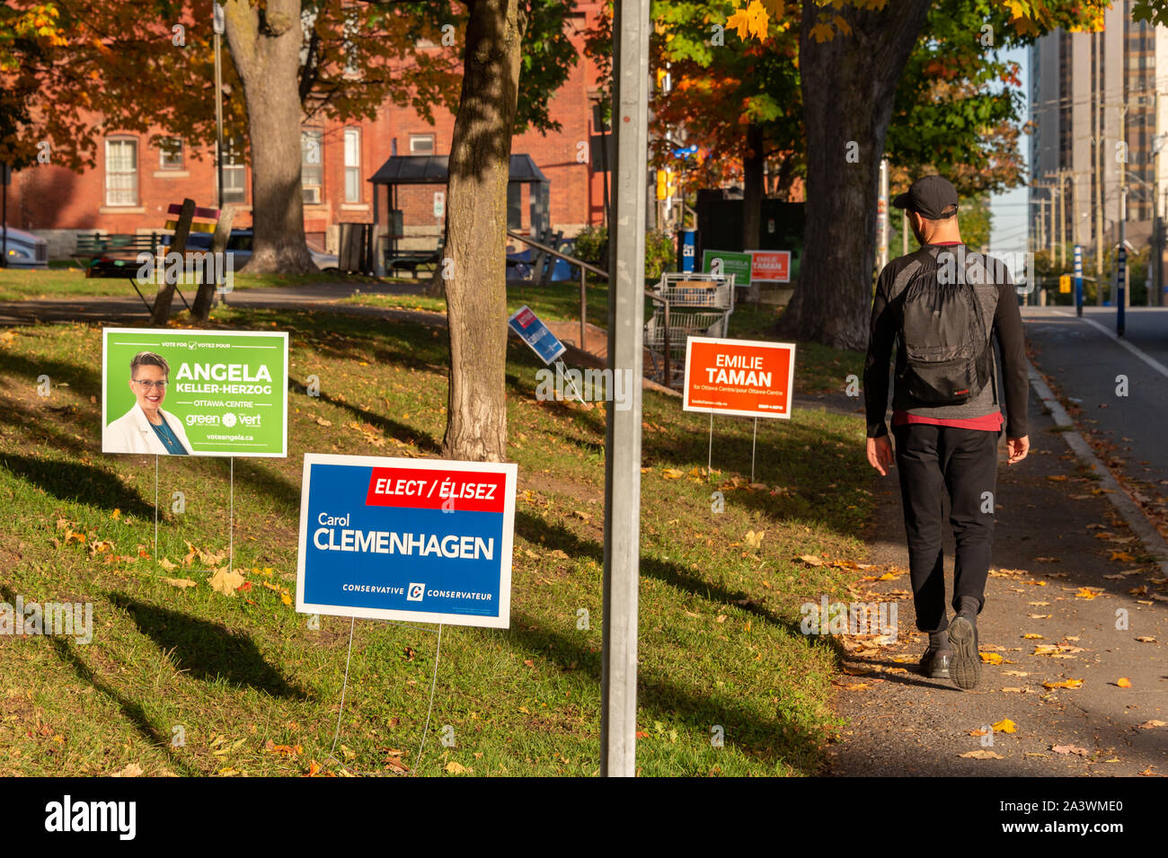 Ottawa, CA - 10. Oktober 2019: Wahlplakate zur Bundestagswahl. Stockfoto