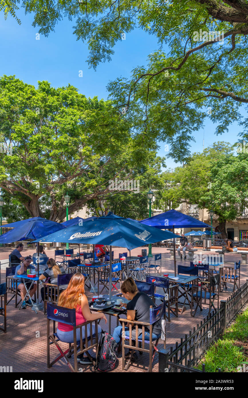 Cafe an der Plaza Dorrego, San Telmo, Buenos Aires, Argentinien, Südamerika Stockfoto Cafe an der Plaza Dorrego, San Telmo, Buenos Aires, Argentinien, Südamerika Stockfoto