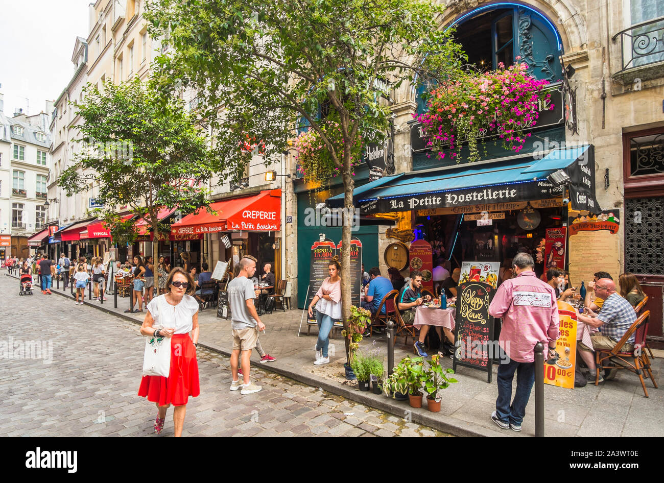 La petite rue -Fotos und -Bildmaterial in hoher Auflösung – Alamy