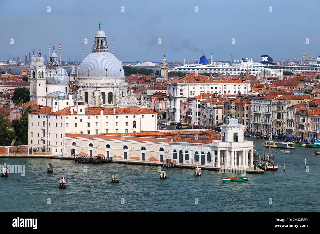 Basilica di Santa Maria della Salute auf Punta della Dogana in Venedig, Italien. Diese Kirche wurde von Venedigs Pest Überlebenden als Dank für sa Stockfoto