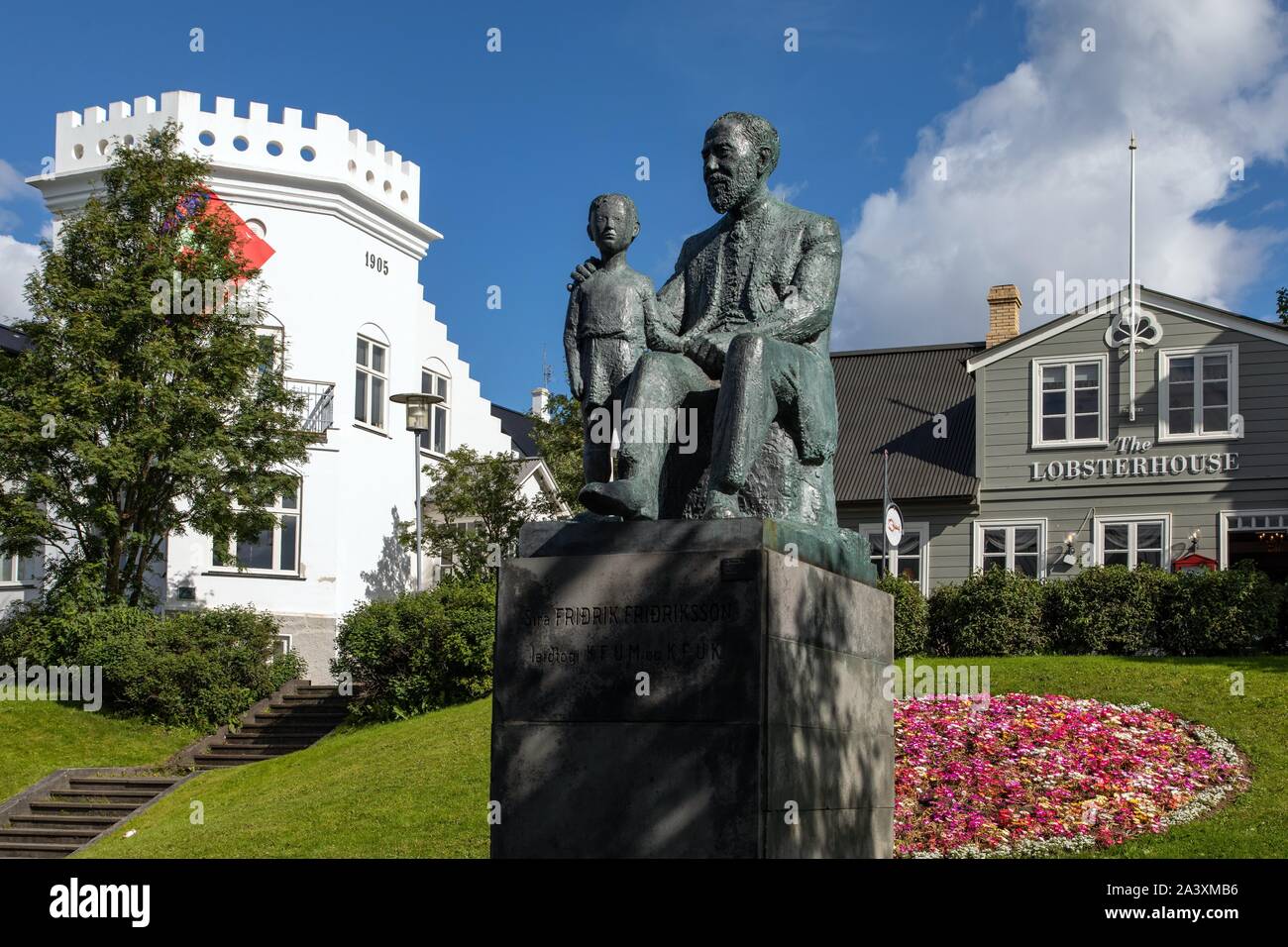 Bronzestatue von FRIDRIKSSON FRIDRIK, isländisch Priester, VOR DEM HAUS DER VON HUMMER, Reykjavik, Island Stockfoto