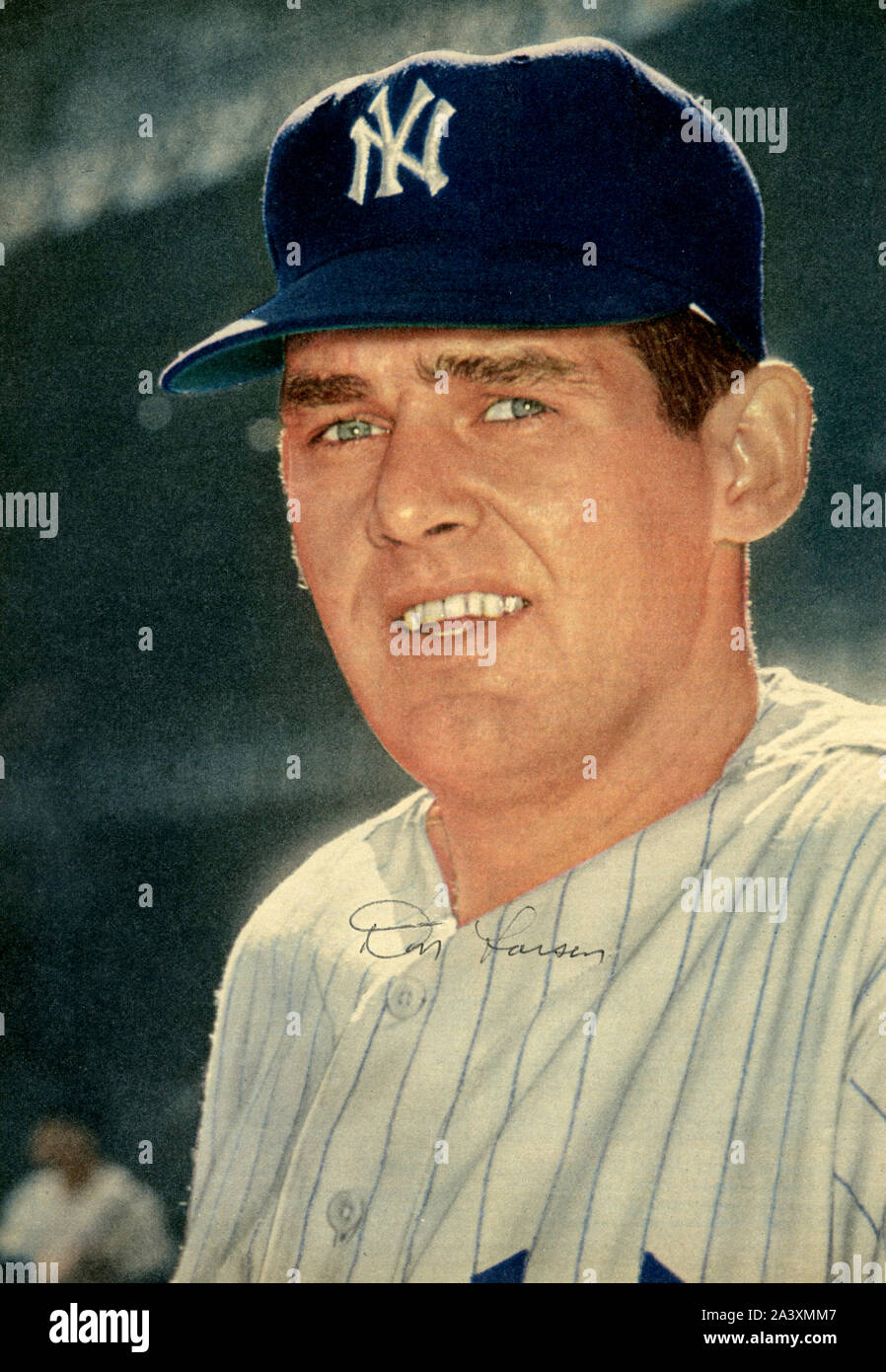 Classic 1950s Era autographierte Magazin Foto von Star player Don Larsen mit den New York Yankees. Larsen ist die einzige Hauptligakrug ein NO- hitter in der World Series gegen die Brooklyn Schwindler 1956 zu werfen. Stockfoto