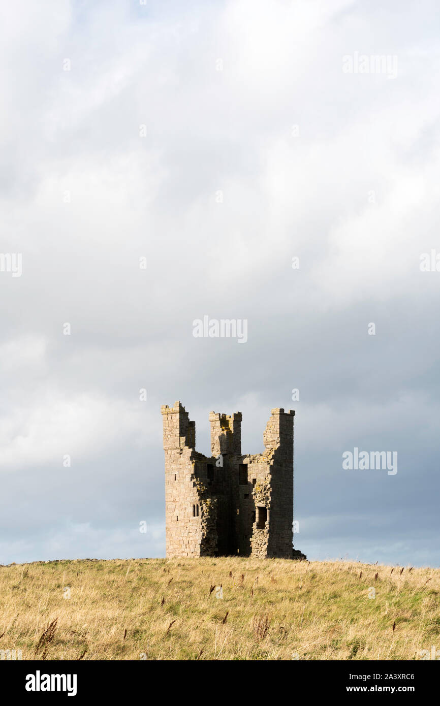 Lilburn Turm, Teil der Dunstanburgh Castle, Northumberland, England, Großbritannien Stockfoto
