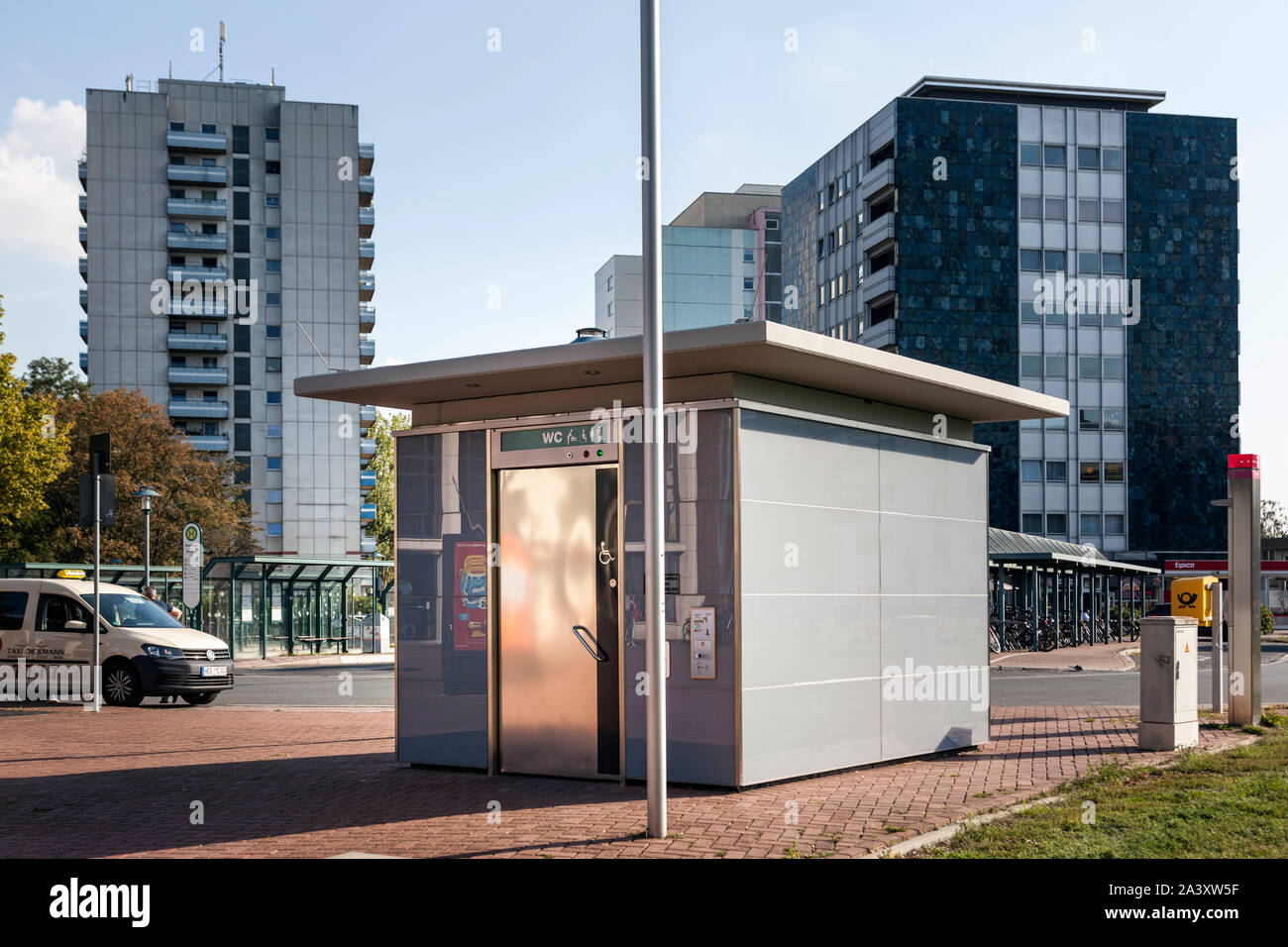 Öffentliche Toilette bei Wesel Bahnhof Stockfoto