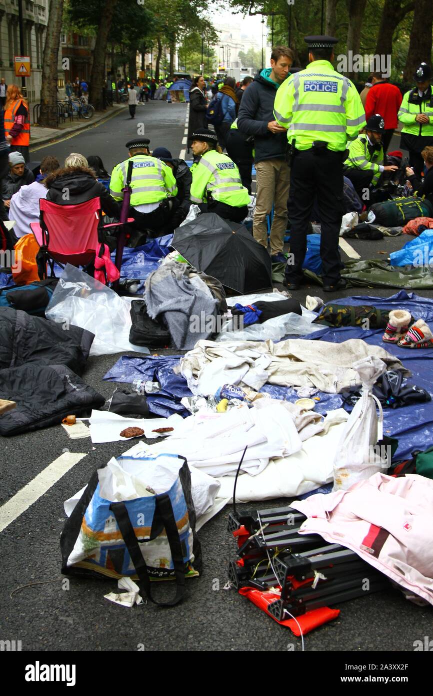 Aussterben Rebellion Chaos auf den Straßen von London. Stockfoto