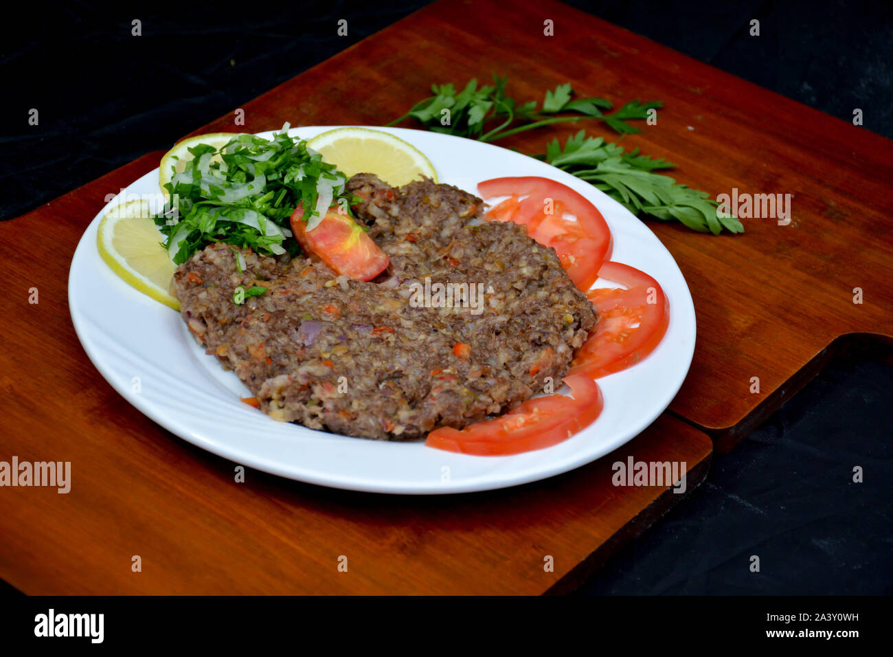 Platte der traditionellen arabischen Ost Mahlzeit - Auswahl von kebabs Stockfoto