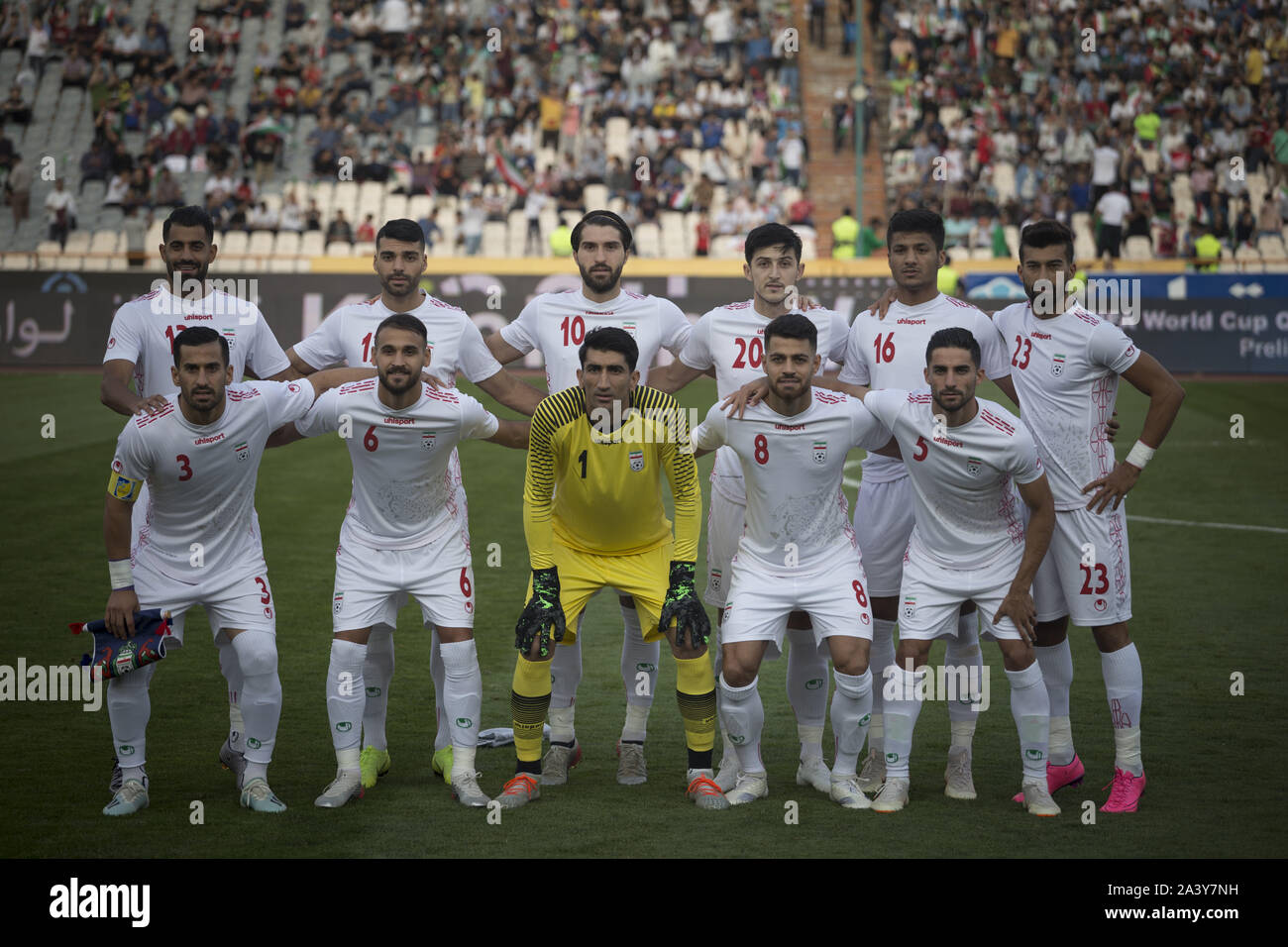 Teheran, Iran. 10 Okt, 2019. Irans Akteure posieren für ein Team Bild vor der FIFA WM 2022 qualifiziert Fußball Match zwischen Iran und Kambodscha in dem Azadi Stadion in Teheran, Iran. Credit: rouzbeh Fouladi/ZUMA Draht/Alamy leben Nachrichten Stockfoto