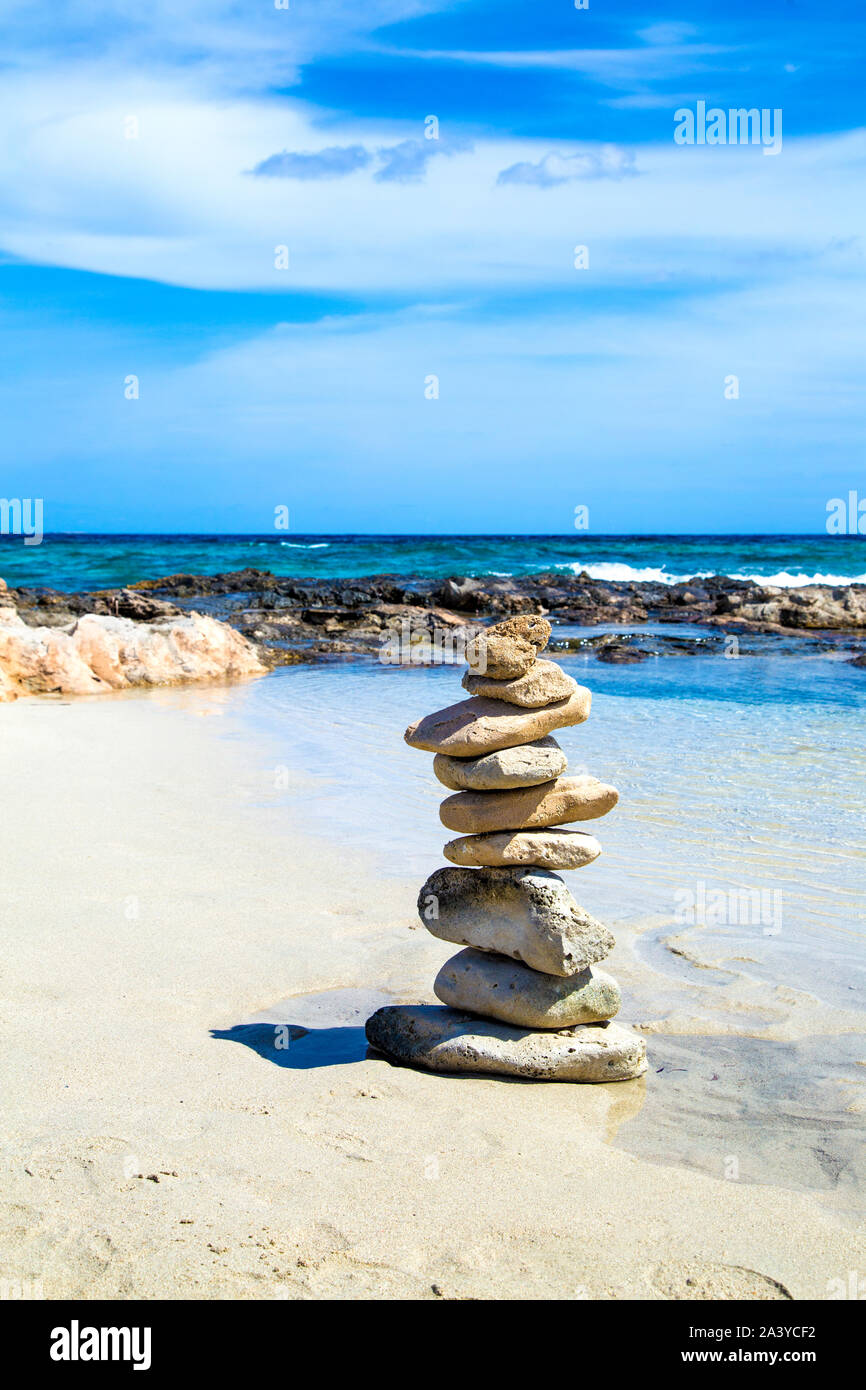 Ein Stapel von Felsen Formentera, Spanien Stockfoto