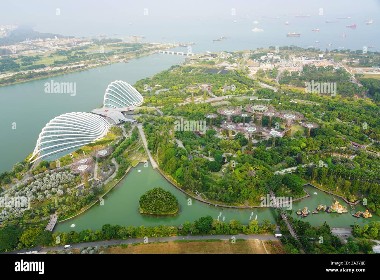 Singapur 25 AUG 2019 Luftbild der Gärten durch die Bucht vom Dach