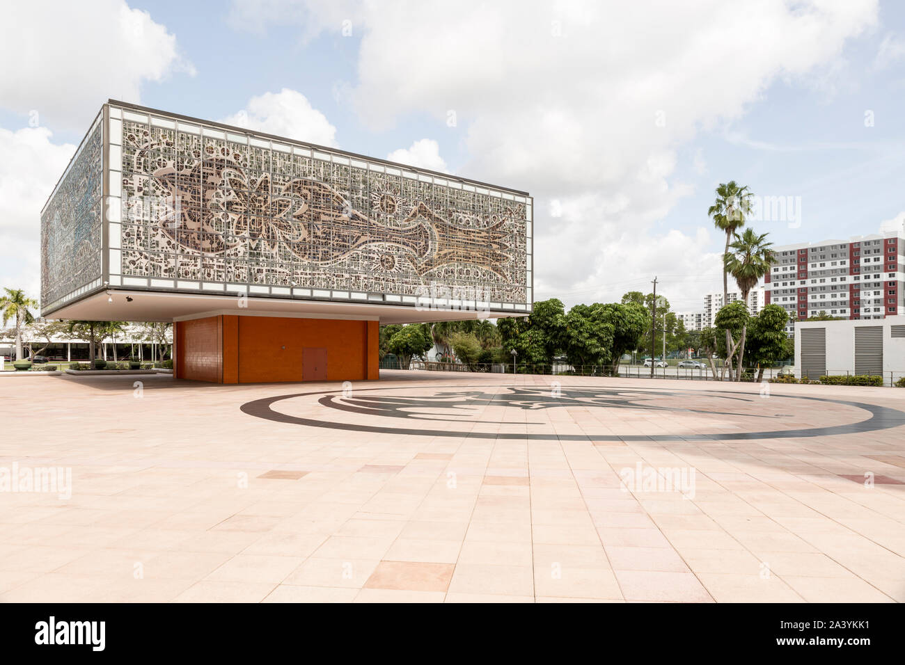 Der Anhang (aka die Jewel Box) an die Bacardi Gebäude, das ehemalige Hauptquartier von Bacardi USA, hinter der Main Tower befindet sich an der Biscayne Boulevard, Miami, Florida, USA Stockfoto
