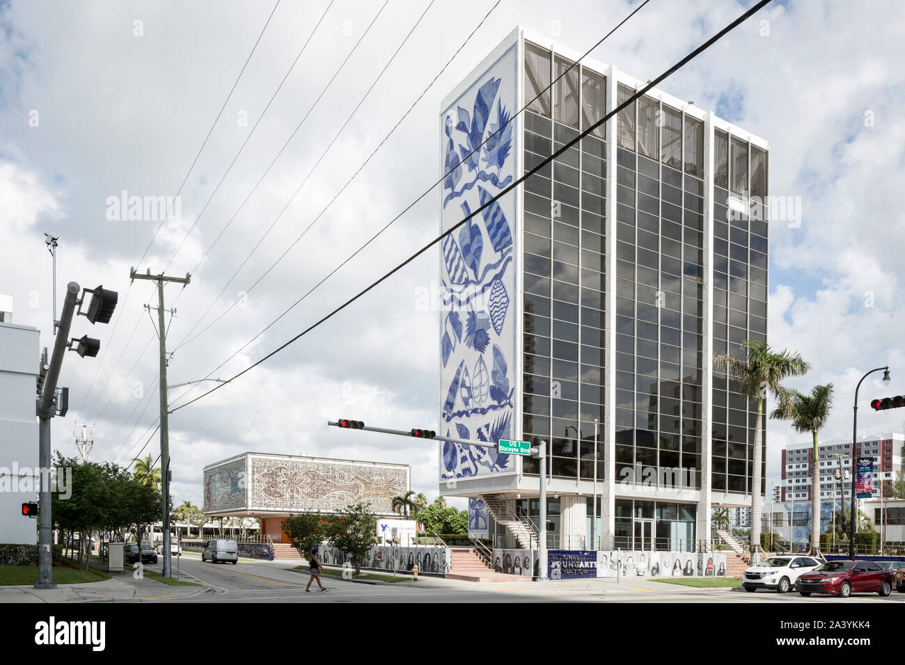 Die Bacardi Gebäude, das ehemalige Hauptquartier von Bacardi USA, derzeit von "Junge Kunst", einer nationalen Kunst non profit Organisation, an der Biscayne Boulevard, Miami, Florida, USA belegt Stockfoto