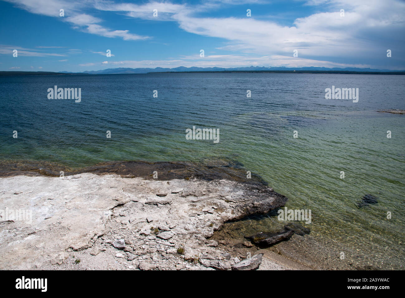 Yellowstone Lake im Herzen des Nationalparks Stockfoto