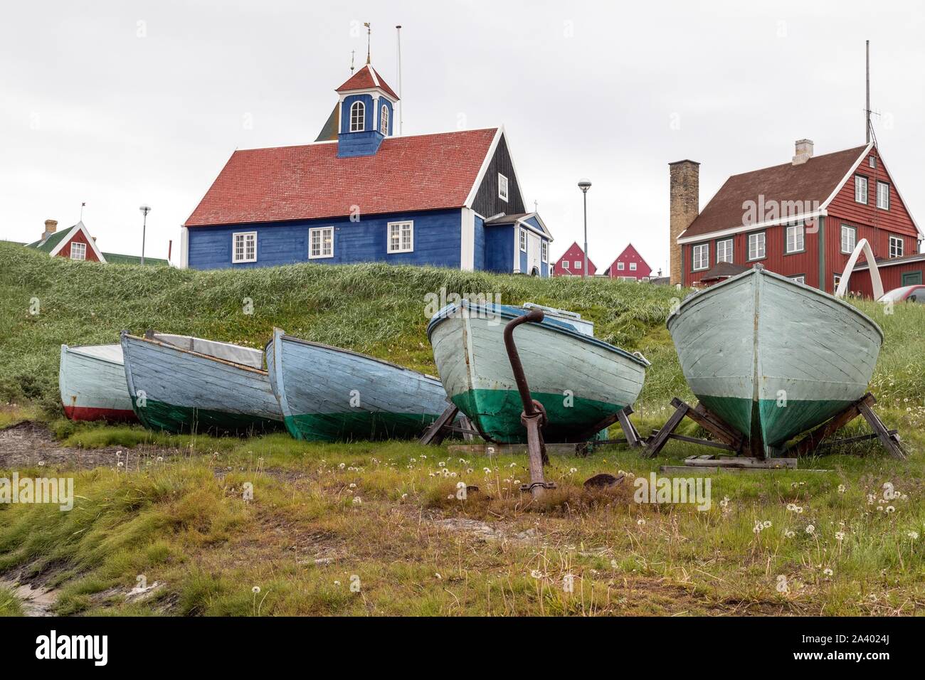 Traditionelle Boot VOR DEM MUSEUM, MUSEUM WEST, Sisimiut Sisimiut, Grönland, Dänemark Stockfoto