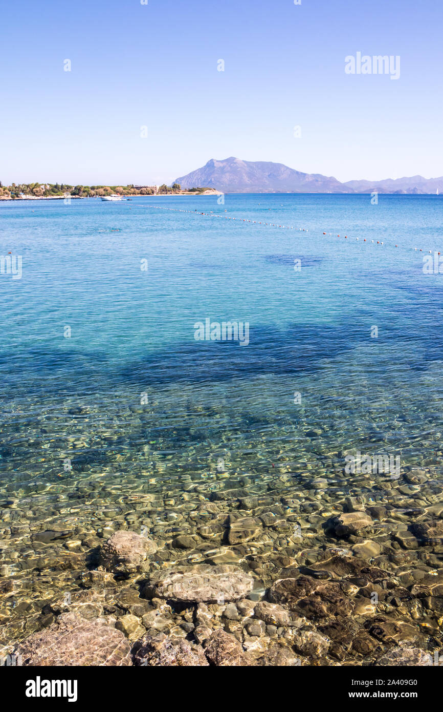 Klares Wasser bei hastane Alti Strand, Datca, Türkei Stockfoto