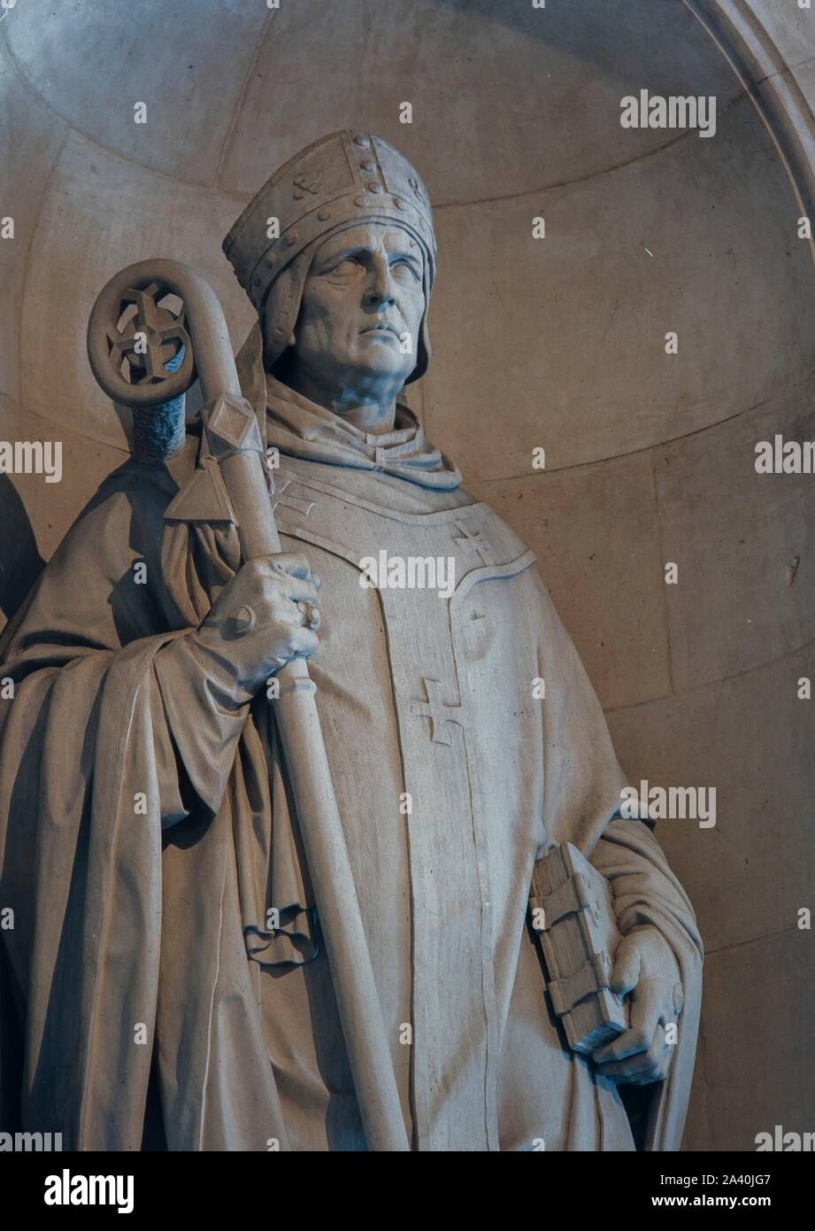 Venanci Vallmitjana/hl. Isidor von Sevilla, 1865, die Lobby von der Universität Barcelona. Stockfoto