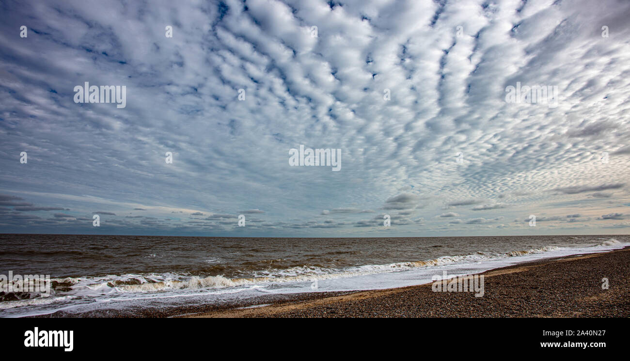 Equinox auf der Küste von Suffolk Stockfoto