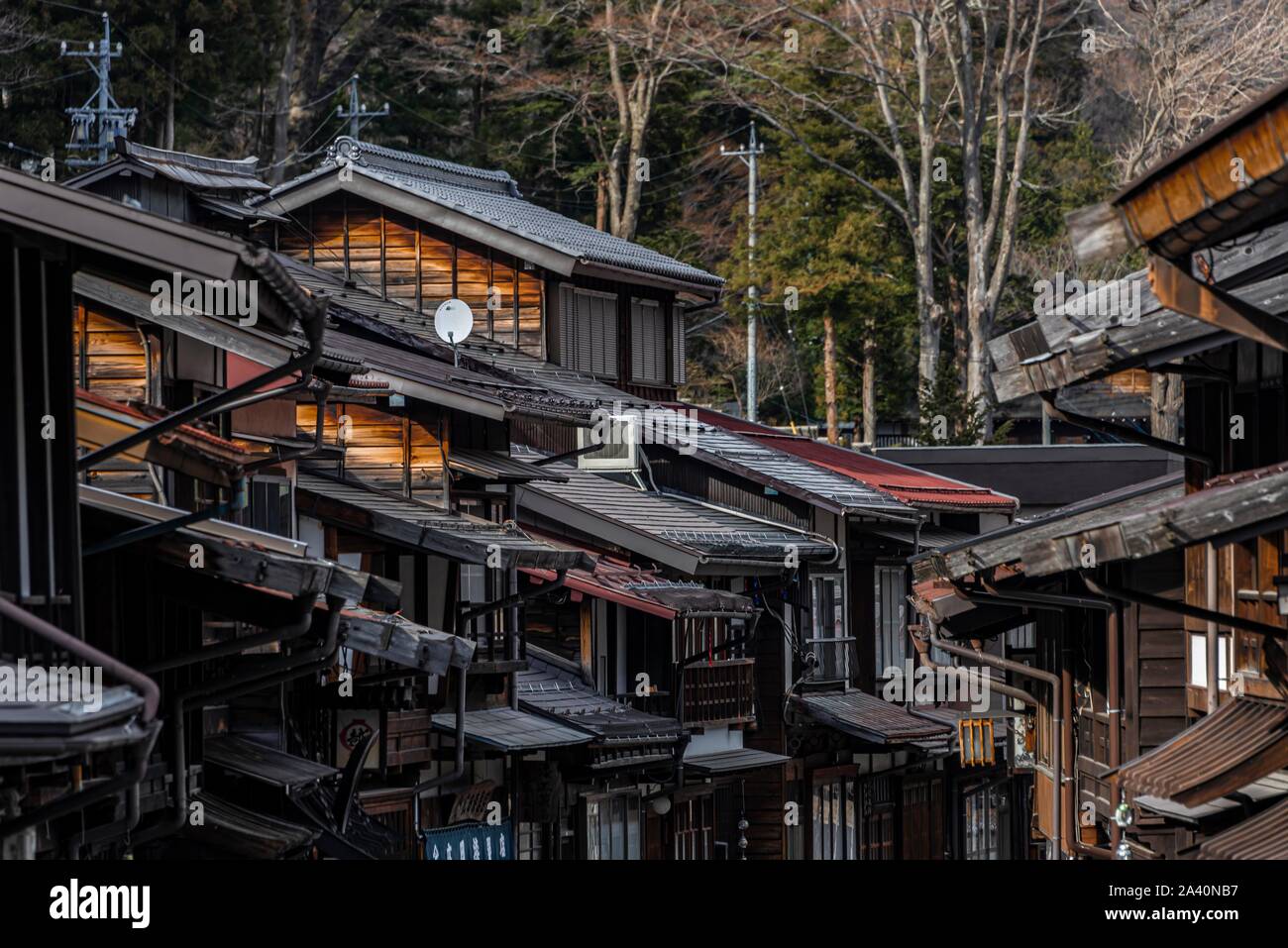 Altes, traditionelles Dorf auf der Straße, Central Mountain Nakasendo Route, Narai-juku, Kiso Tal, Nagano, Japan Stockfoto