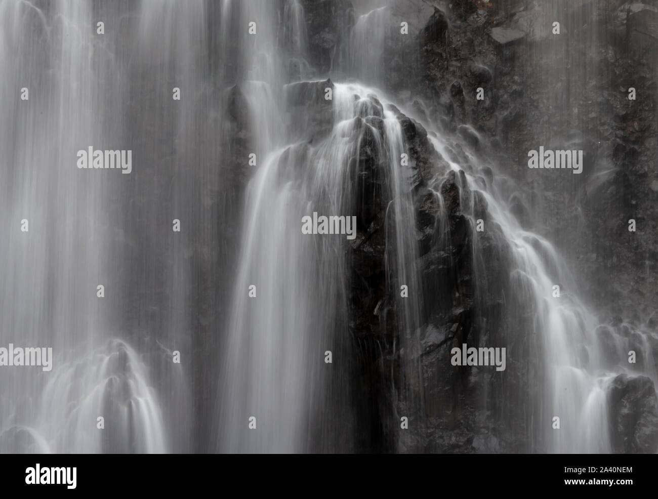 Foto Bandokoro Wasserfall, Langzeitbelichtung, Nagano, Matsumoto, Japan Detail Stockfoto