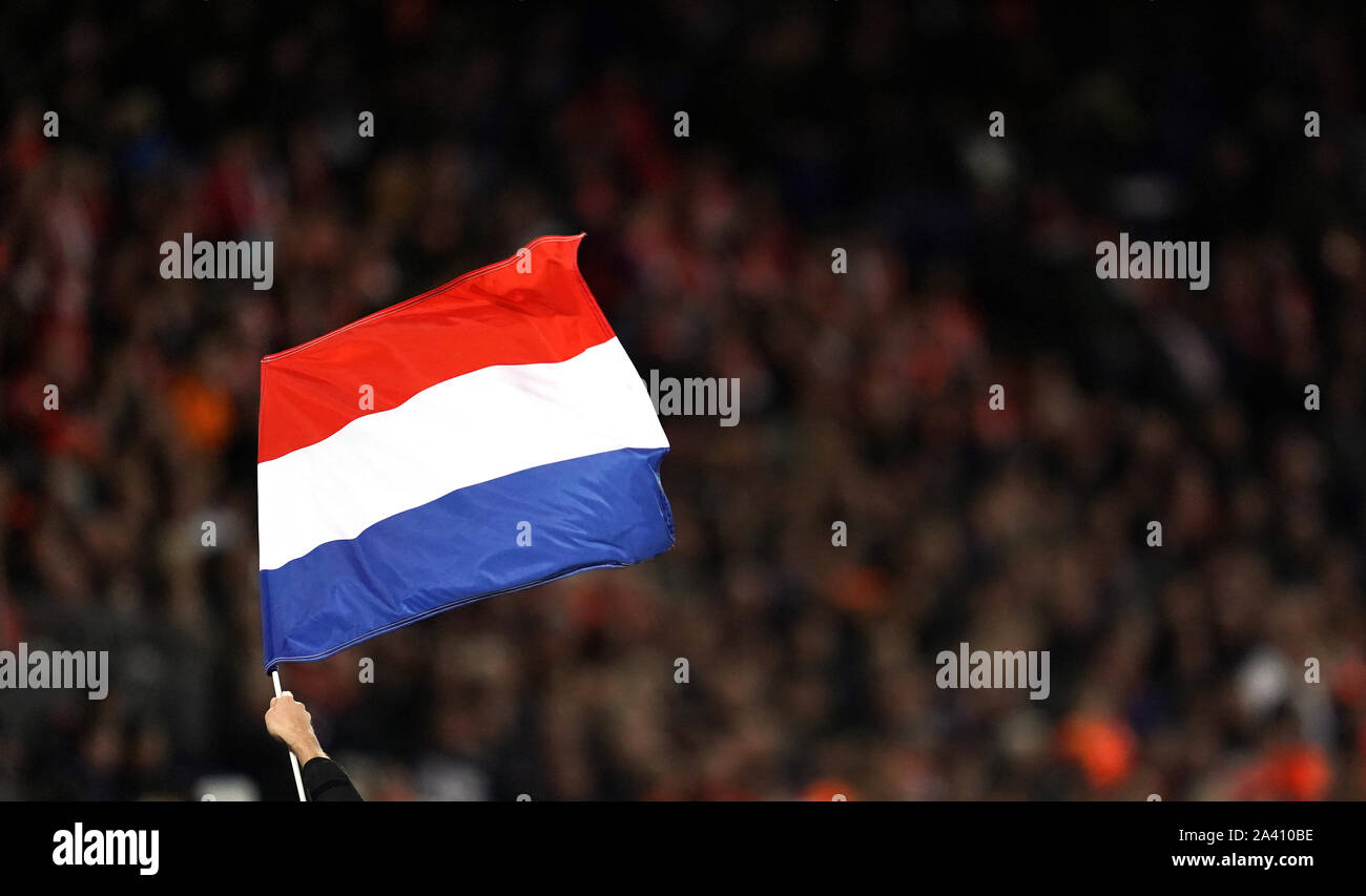 Eine allgemeine Ansicht eines niederländischen Flagge während des Spiels winkte, Stockfoto