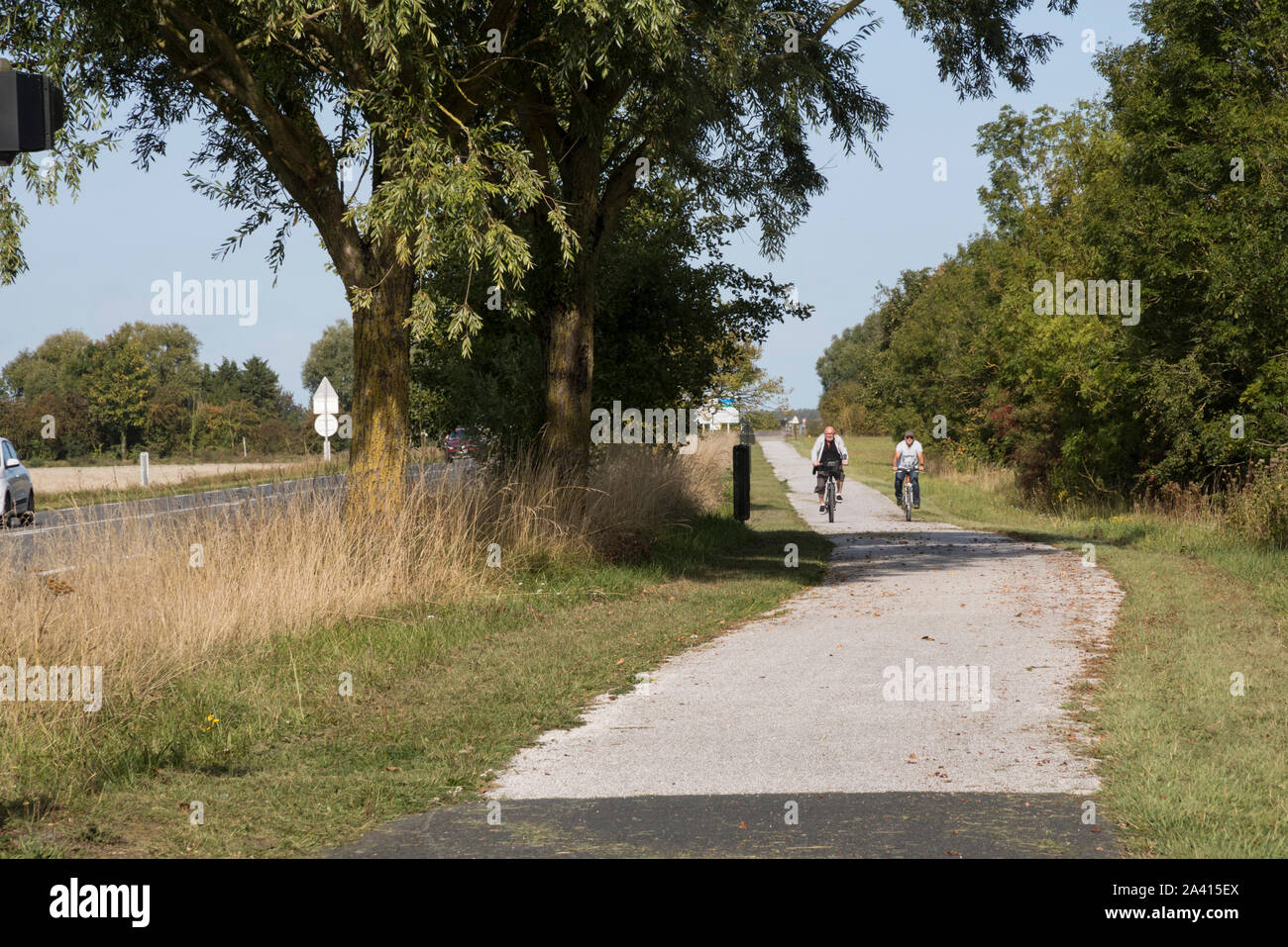 Radweg, Piste cycliste, von großen Straße getrennt, Le Crotoy, Picardie, Frankreich Stockfoto
