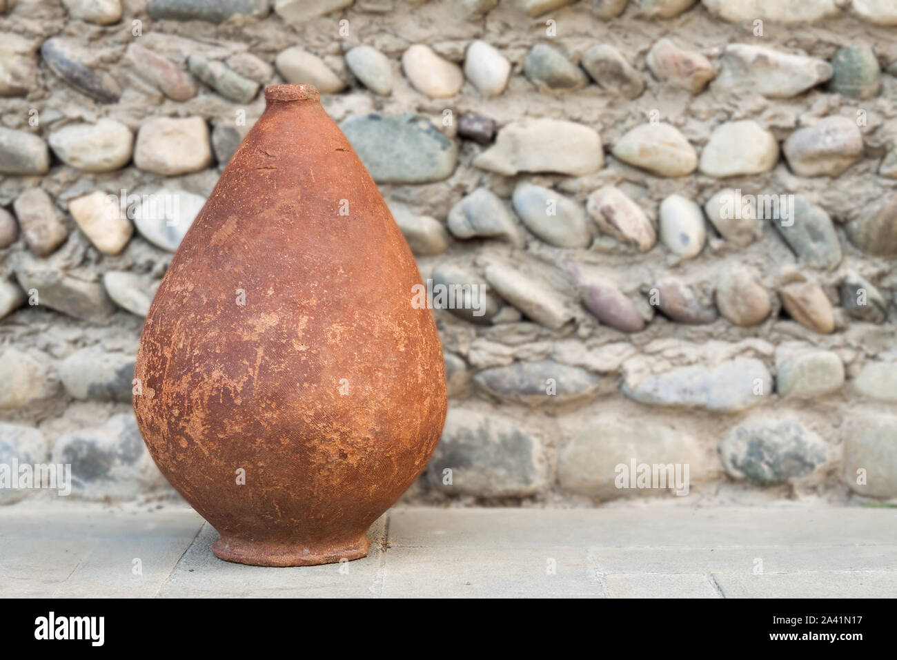 Qvevri wine Fotos und Bildmaterial in hoher Auflösung Alamy